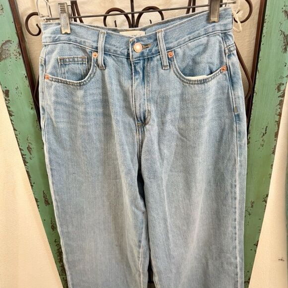 Universal Thread light washed denim wide leg jean. Size  25/L. NET - Picture 7 of 11